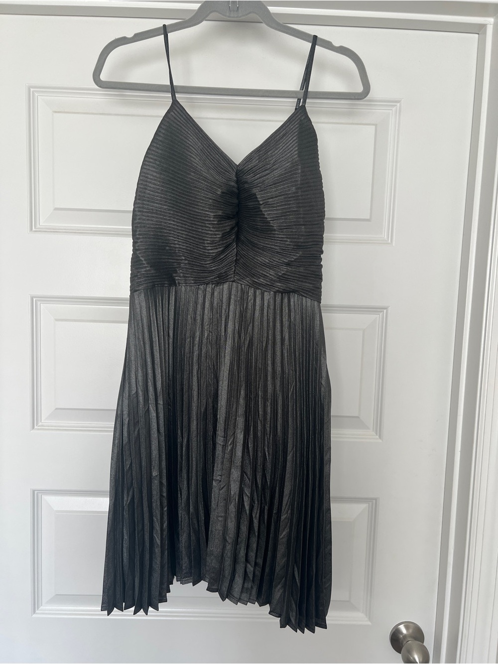Express Metallic Pleated Bow Back Mini Dress M NWT - Picture 3 of 8